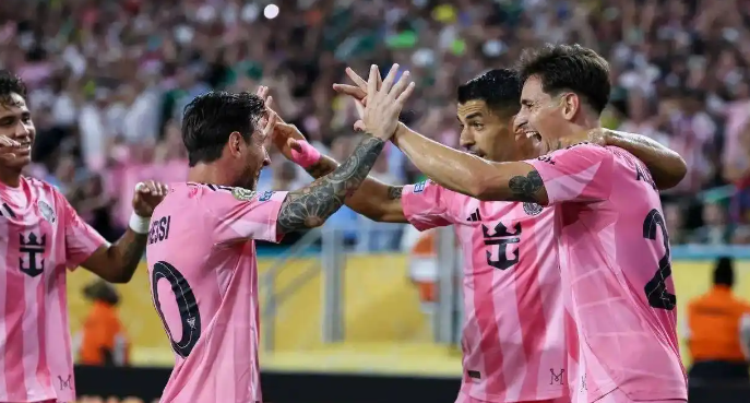 续缺席本场, 巨星