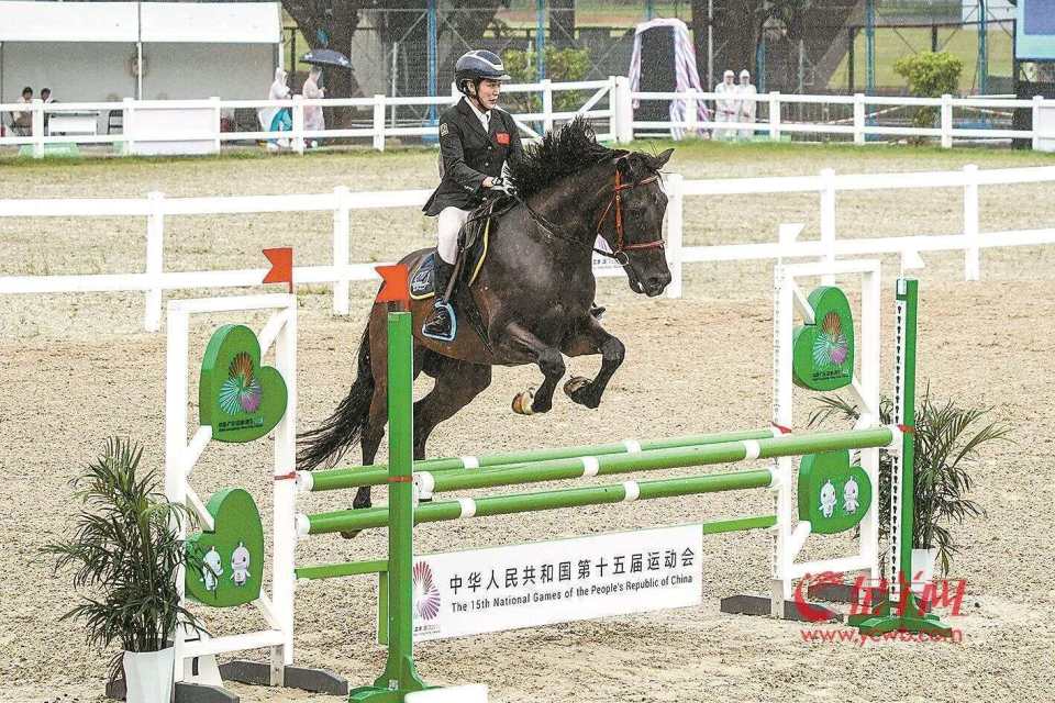 hawaC, 动首次成为